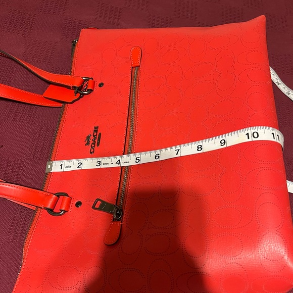 Coach NWOT Gallery tote bag in perforated Miami red, brand new - Picture 14 of 16